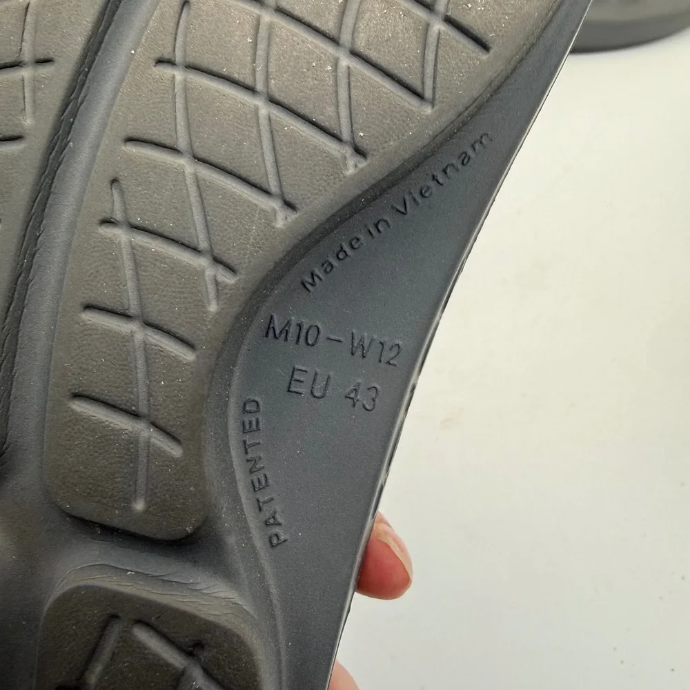 OOFOS OOriginal Recovery Sandals Charcoal Slate Mens 10 Thong Flip Flops EU 43